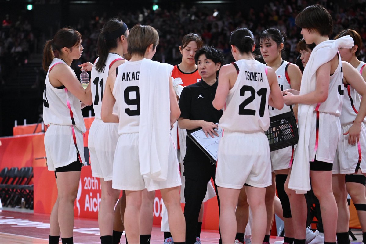 JAPAN_JBA's tweet photo. #AkatsukiJapan 女子日本代表
【🏆第20回アジア競技大会(2026／愛知・名古屋）大会レポート】

📝決勝
女子日本代表 70-75 女子韓国代表｜後半の怒とうの追い上げが一歩及ばずも、チームで勝ち取った銀メダル

レポー���はこちら：https://t.co/nUFTzeo6cO

#日本一丸 #AkatsukiJapan
#TEAMJAPAN #ともに一歩踏み出す勇気を