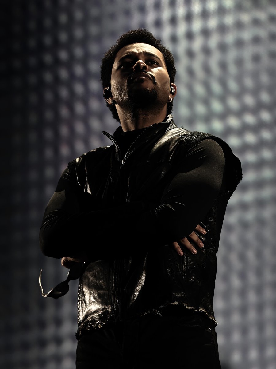 Vibepromo22's tweet photo. Weeknd vin premye atis oksidantal ki rive mete 4 albòm an menm tan nan top 10 Oricon Daily an Japon. 🔥 https://t.co/2IHn4fZG9N