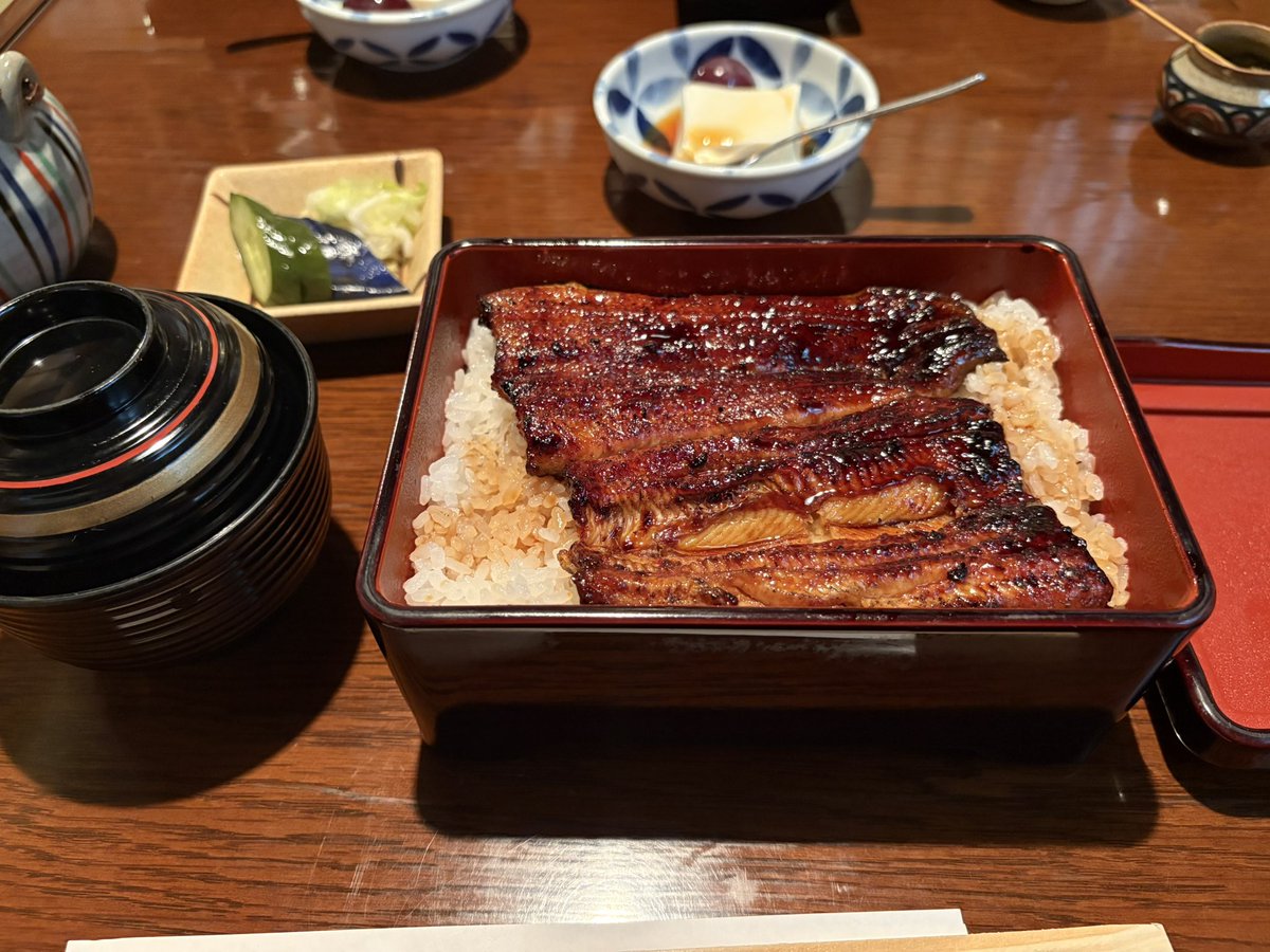 hayachineoi's tweet photo. 地元で鰻を食べてるんだよまなぴ🥹

#愛原まな
#あいまな界隈 https://t.co/bCcWKmoHv4