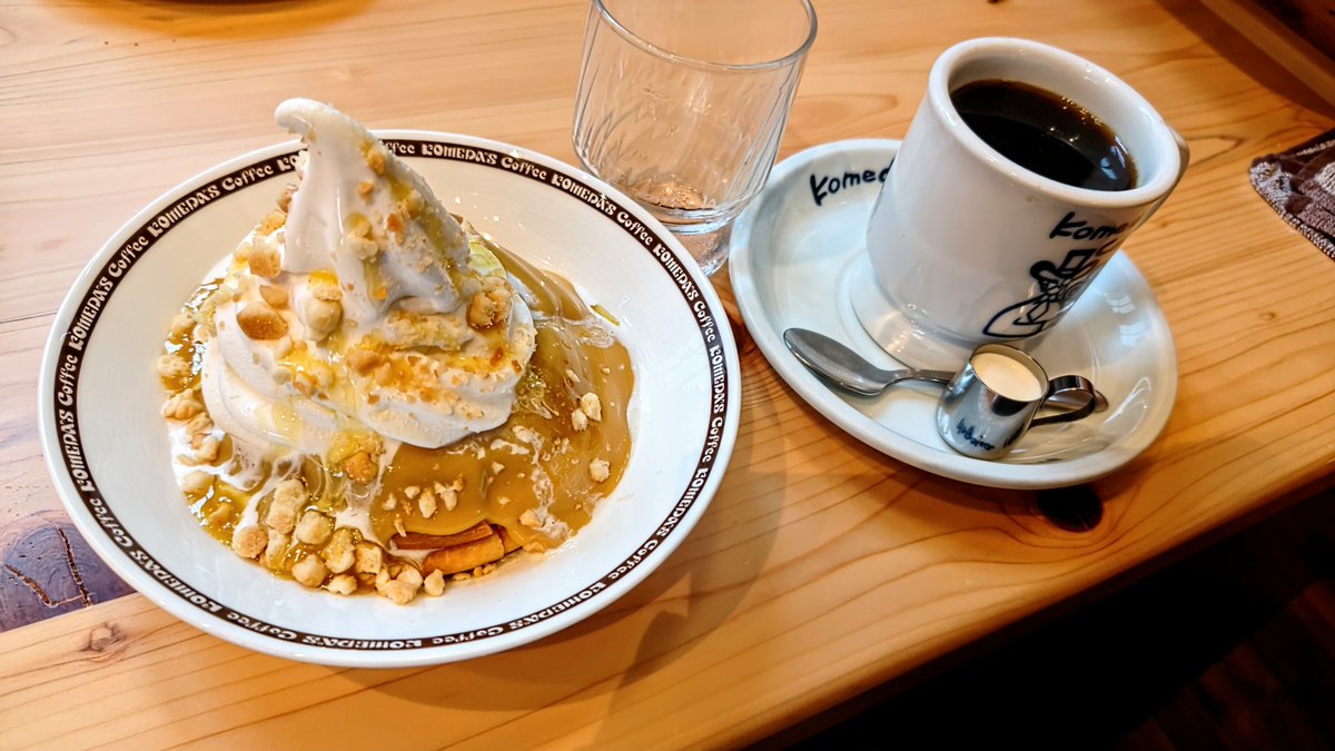 UEC_ASE30's tweet photo. コメダ珈琲でお昼ゴハン
カツカリーパンと､月見シロノワール 焼き芋(ミニ)

カツカリ���パンもミニシロノワールもバランスブレイカー感高い
※サイズは水グラスでお察し下さい

さすがコメダさんやでぇ… https://t.co/IwhRmGEBfl