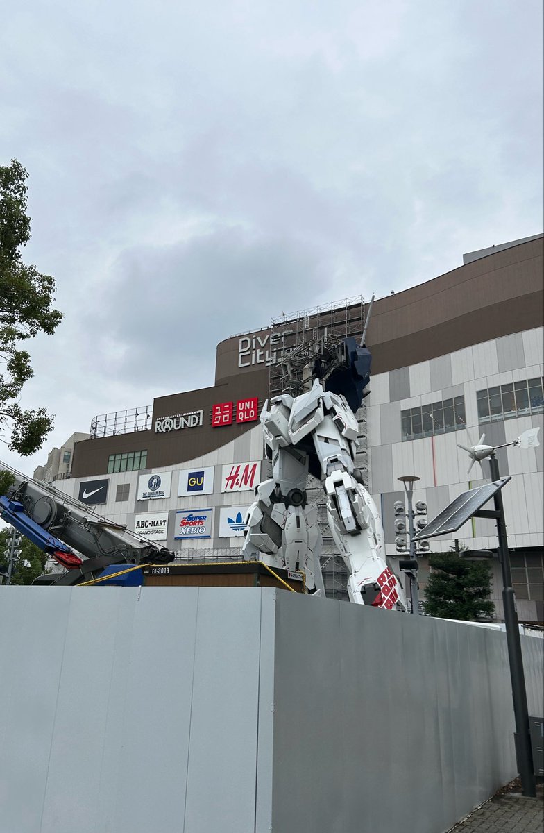 ChilSwa's tweet photo. お台場R地区は来週のa-nationのために絶賛ステージ設営。もしかしたらその翌週のBMSGフェスとも兼用かもしれませんが。（avexとBMSGは関係深い。） https://t.co/jAhtdFRZwi