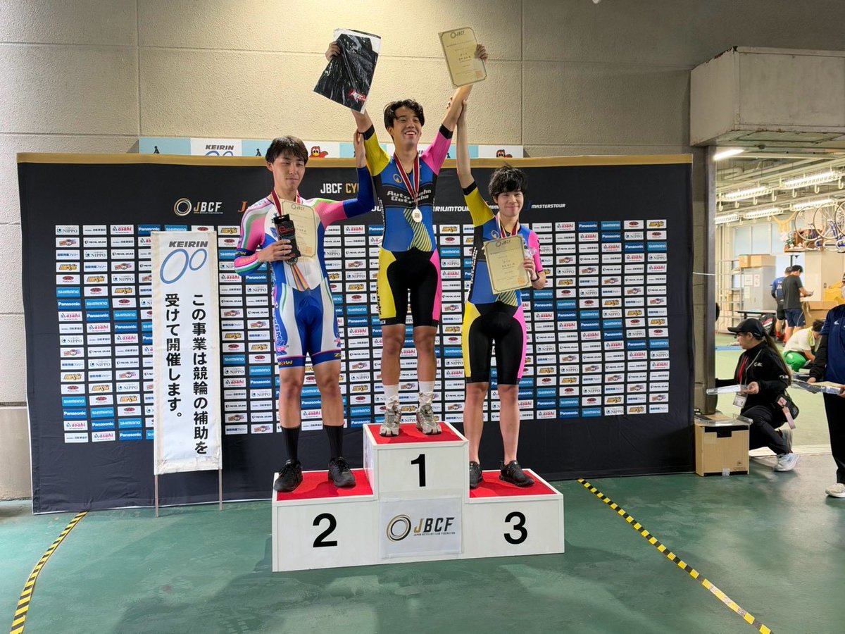 Toshiki_Ikari's tweet photo. JBCF全日本トラックチャンピオンシップ

エリミネーション2着🥈

2日連続の2位、銀のエンゼル2枚で実質金メダル https://t.co/7g9Am0HQ5t