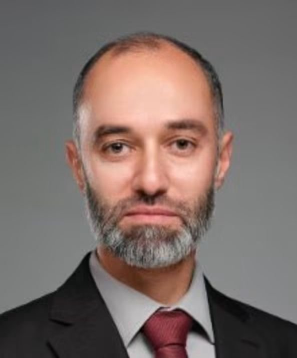 hasakah24's tweet photo. عرفتو ليش الفروج غالي وماكان يفتح استيراد الفروج
"معد بدوي" صاحب شركة اليمامة للأعلاف والدواجن اخو "قتيبة بدوي" مدير المنافذ والجمارك
#لسى_الخير_لقدام https://t.co/qi80gYbZTg
