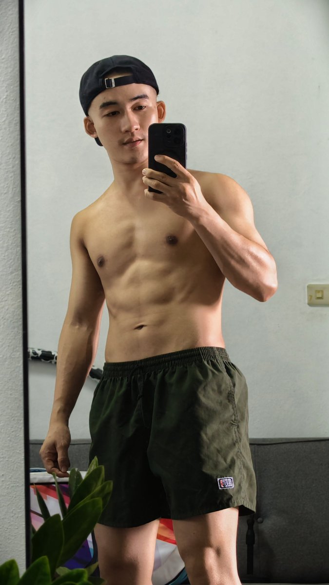 joe_ui7's tweet photo. ฝนตกทั้งวันทั้งคืน #สัตหีบ  #สัตหีบหวานเจี๊ยบ  ออกกำลังกายที่ห้อง เลย https://t.co/bmlmygSBRP
