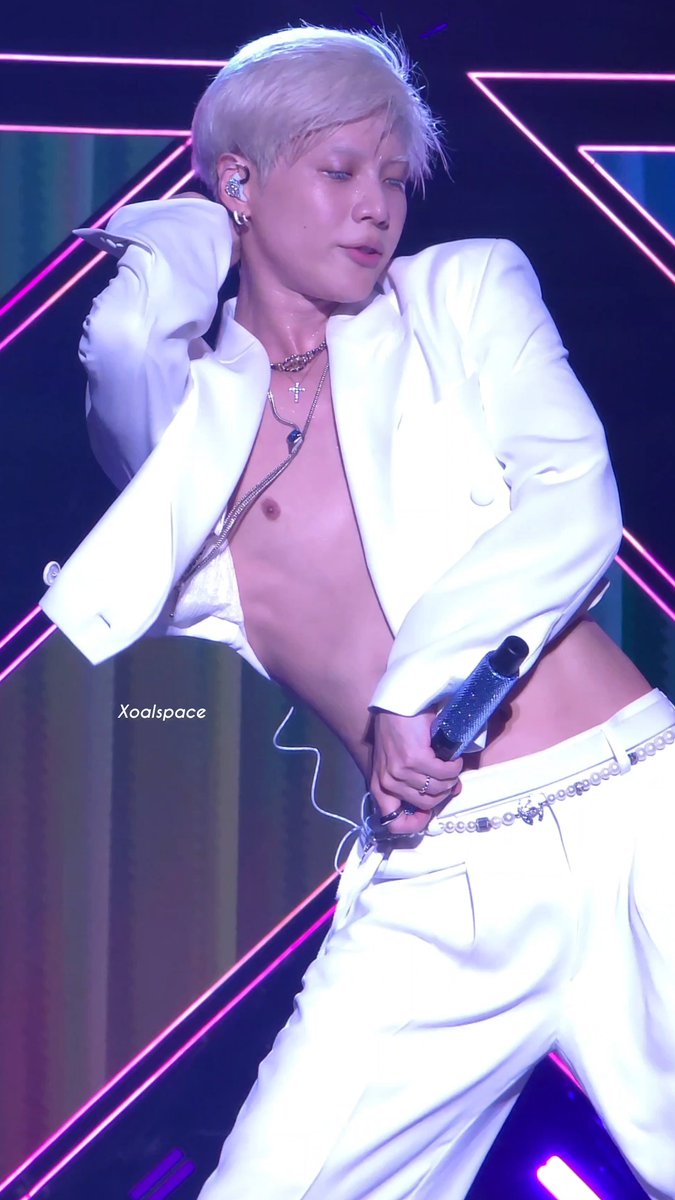 xoalspace's tweet photo. 260926 태민 크레이지 뮤직 페스티벌 대만
TAEMIN Krazy Music Festival 

소버 킬링파트🤍

#태민 #TAEMIN #テミン #泰民 https://t.co/v3Y4CqaX2j