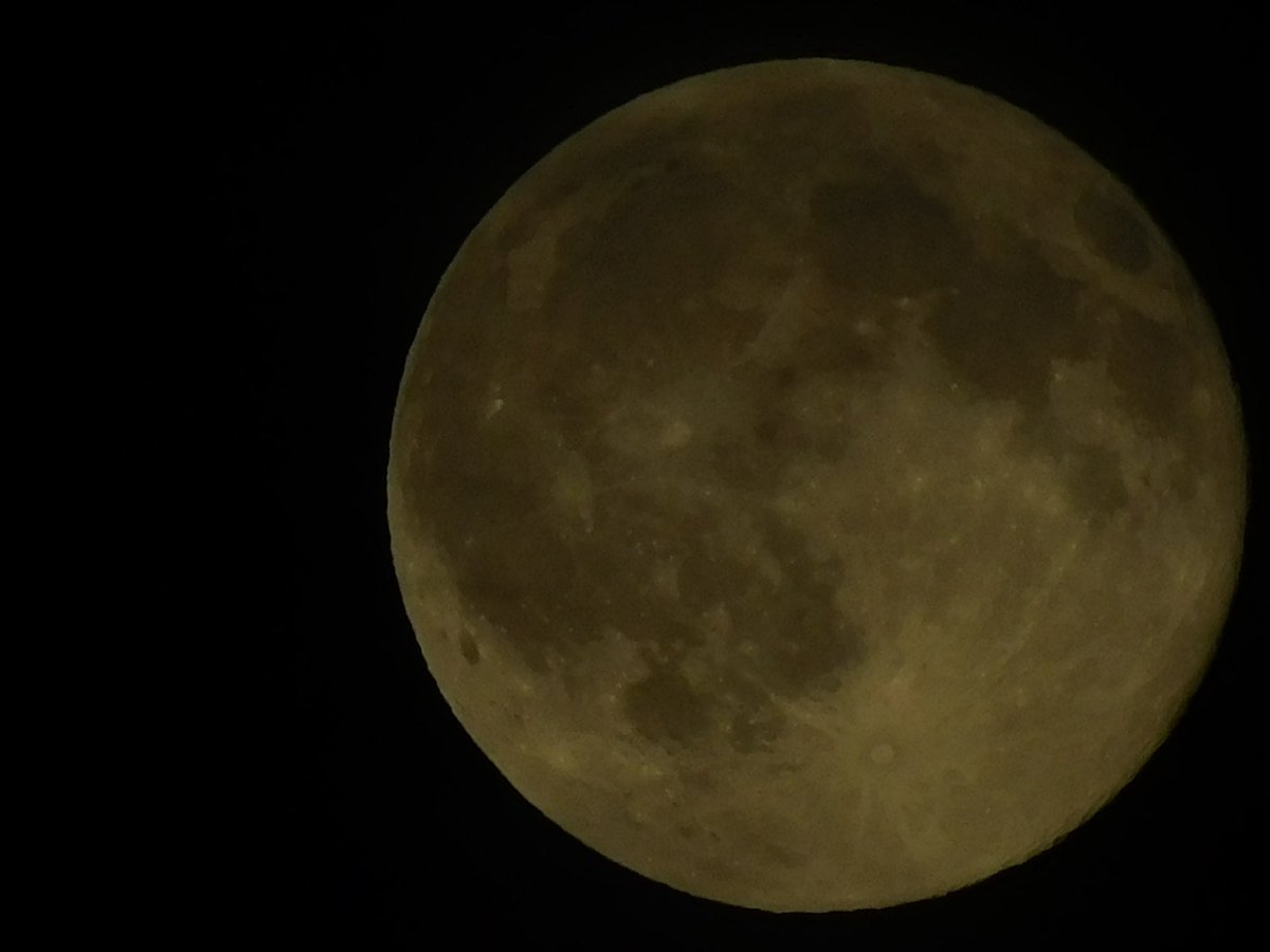 OblivionEric's tweet photo. Clouds finally parted for the Harvest Moon in Aires https://t.co/AEniQTxANa