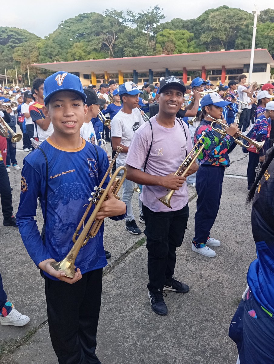 bscdonbosco's tweet photo. Ensayo, Récord Guiness, Caracas https://t.co/B24InNSFAF