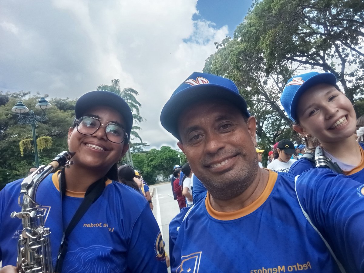 bscdonbosco's tweet photo. Ensayo, Récord Guiness, Caracas https://t.co/B24InNSFAF