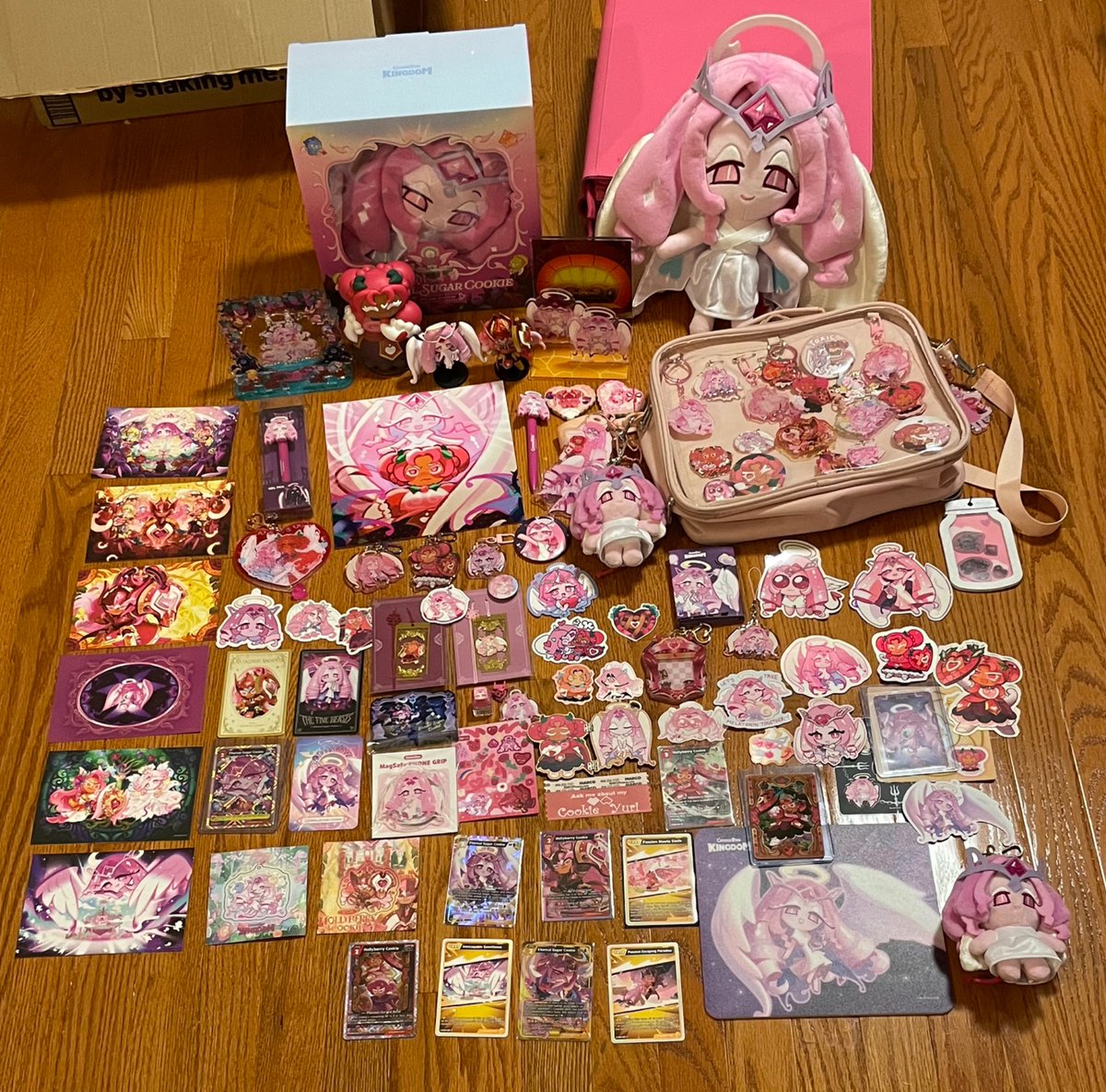 amitylovemail's tweet photo. for the last day of #HollySugarWeek26 I wanted to just show almost the entirety of my #eternalholly collection https://t.co/kh04hCfbEc