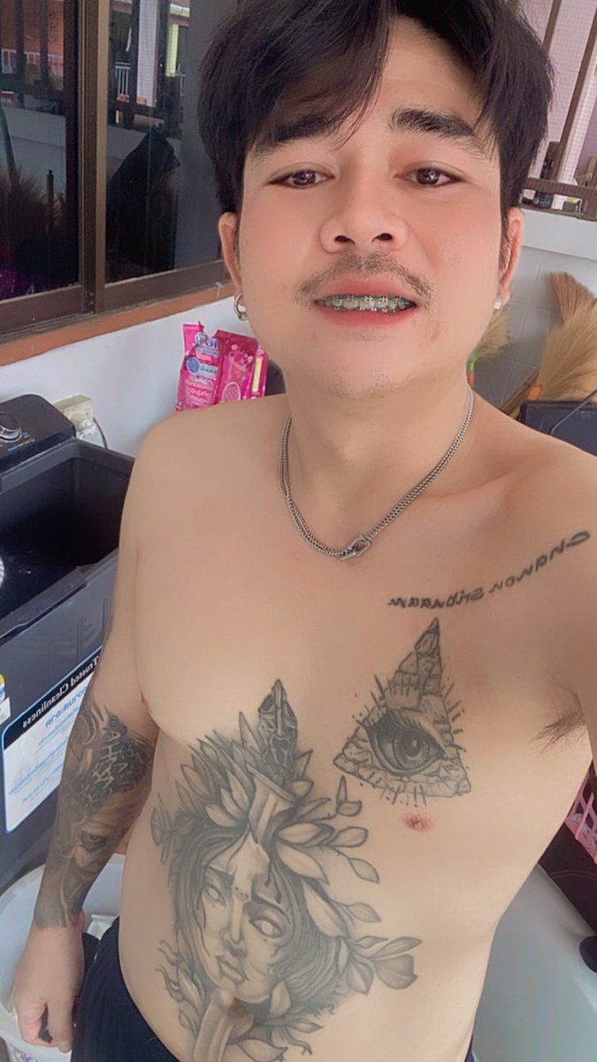 TEOzxx56's tweet photo. ไปไหนดี 🙄 https://t.co/SFUJPnBEBg