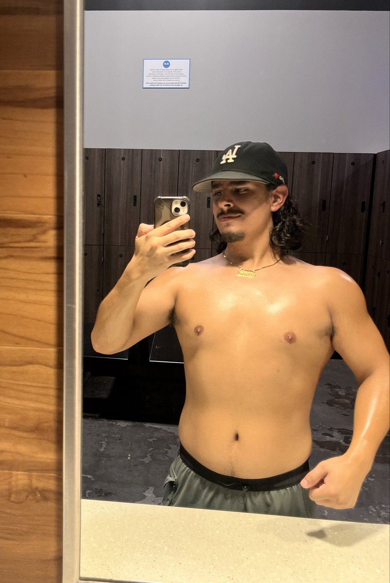 javiandpiglet's tweet photo. just a beefy bottom trynna cheat on my twink boyfriend, TOPS HMU 😈💦💦💦💦💦💦💦 #chudai https://t.co/rjw61fnlAS