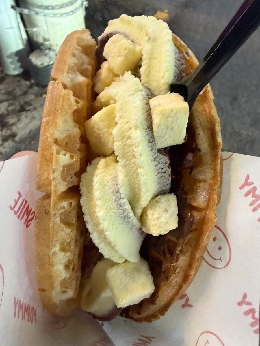 ryeon9ii's tweet photo. 완전바삭쫀득달콤젤라또와플 🤤🤤 https://t.co/Qrx41JDxo6