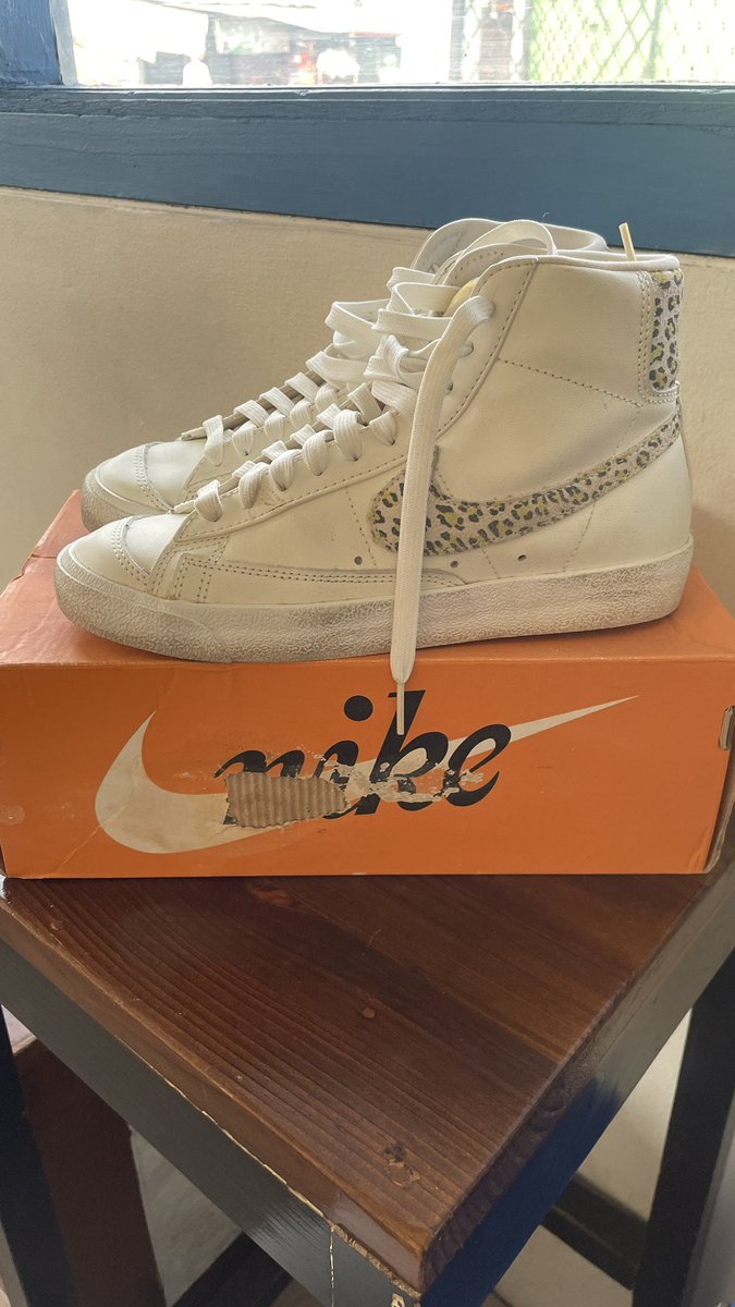 elxylova's tweet photo. Nike Blazer Mid Lemon Leopard
uk 37.5
like new bgtt baru kepake 2x 
minus box nya robek dikit *pict 3
harga nya di dm yaa🥹🥹🥹🥹 https://t.co/CQCIC8egWd