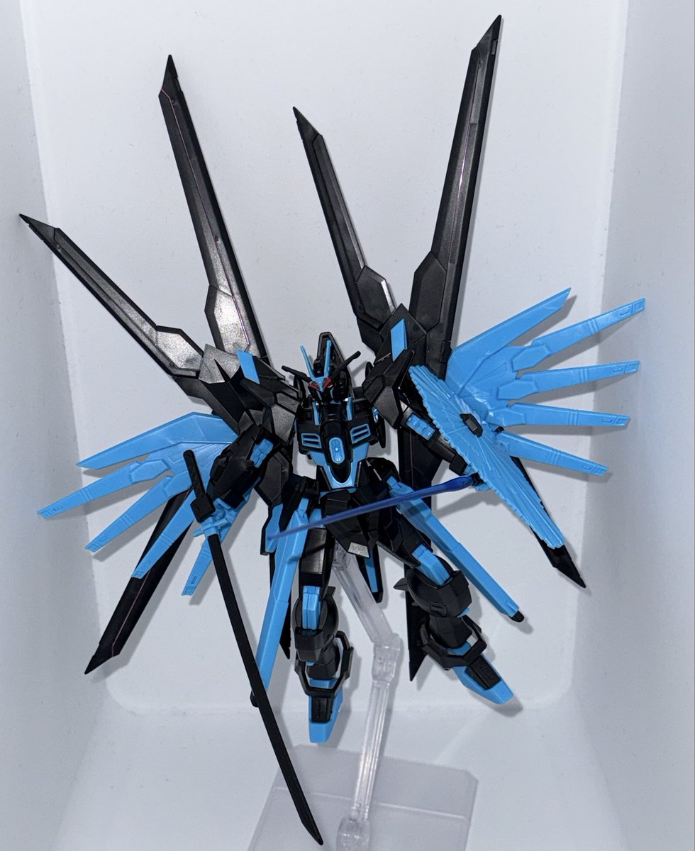 lifewithgunpla's tweet photo. HG 1/144 マイティーストライクフリーダムガンダム　リサーキュレーションカラーネオンブルー

黒とネオンブルーの組み合わせは
やはり良き

刀と���組み合わせが好き

#機動戦士ガンダムSEEDFREEDOM
#マイティーストライクフリーダムガンダム
#リサーキュレーションカラー
#ネオンブルー
#ガンプラ https://t.co/g5JObVEJPS
