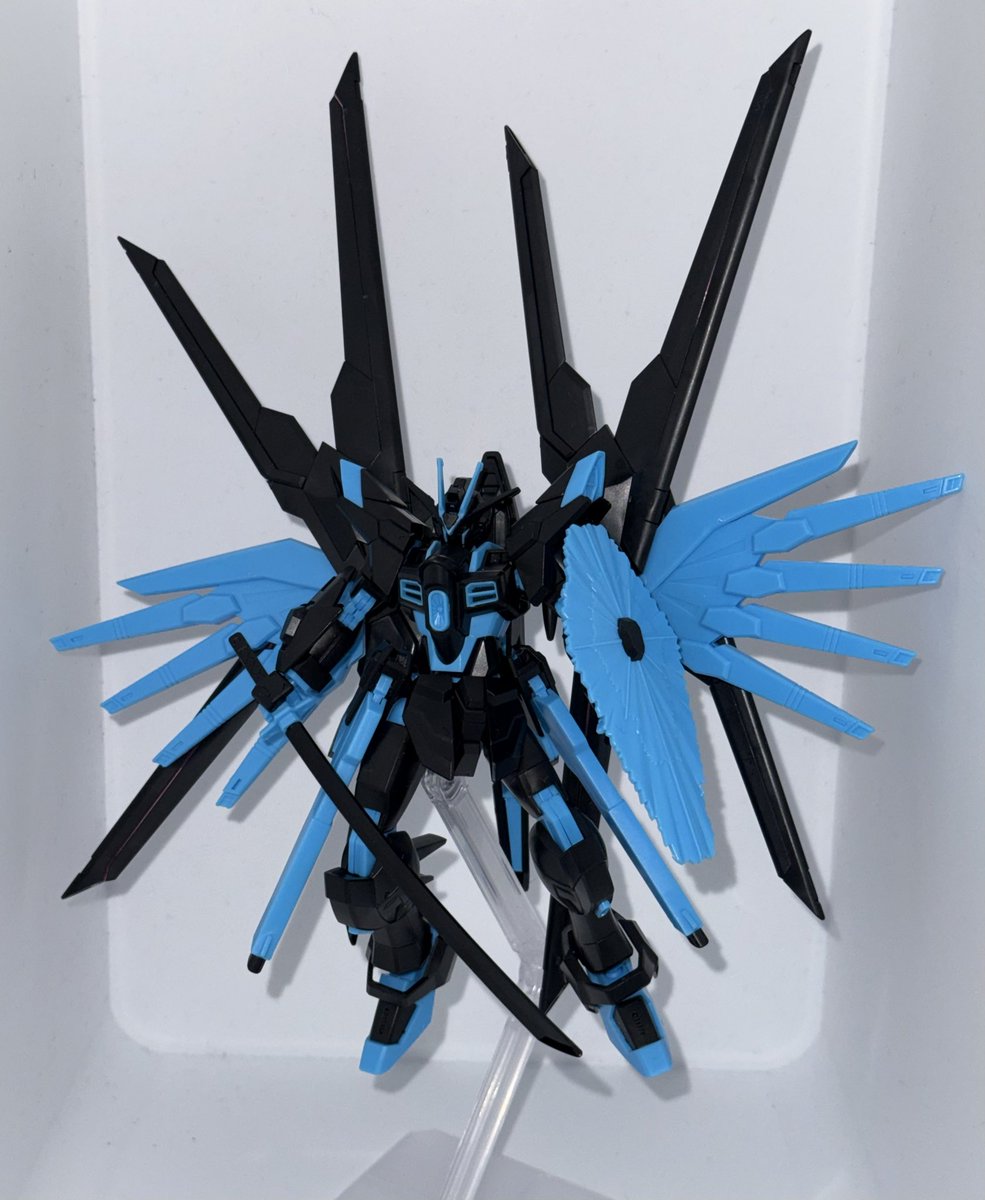 lifewithgunpla's tweet photo. HG 1/144 マイティーストライクフリーダムガンダム　リサーキュレーションカラーネオンブルー

黒とネオンブルーの組み合わせは
やはり良き

刀と���組み合わせが好き

#機動戦士ガンダムSEEDFREEDOM
#マイティーストライクフリーダムガンダム
#リサーキュレーションカラー
#ネオンブルー
#ガンプラ https://t.co/g5JObVEJPS