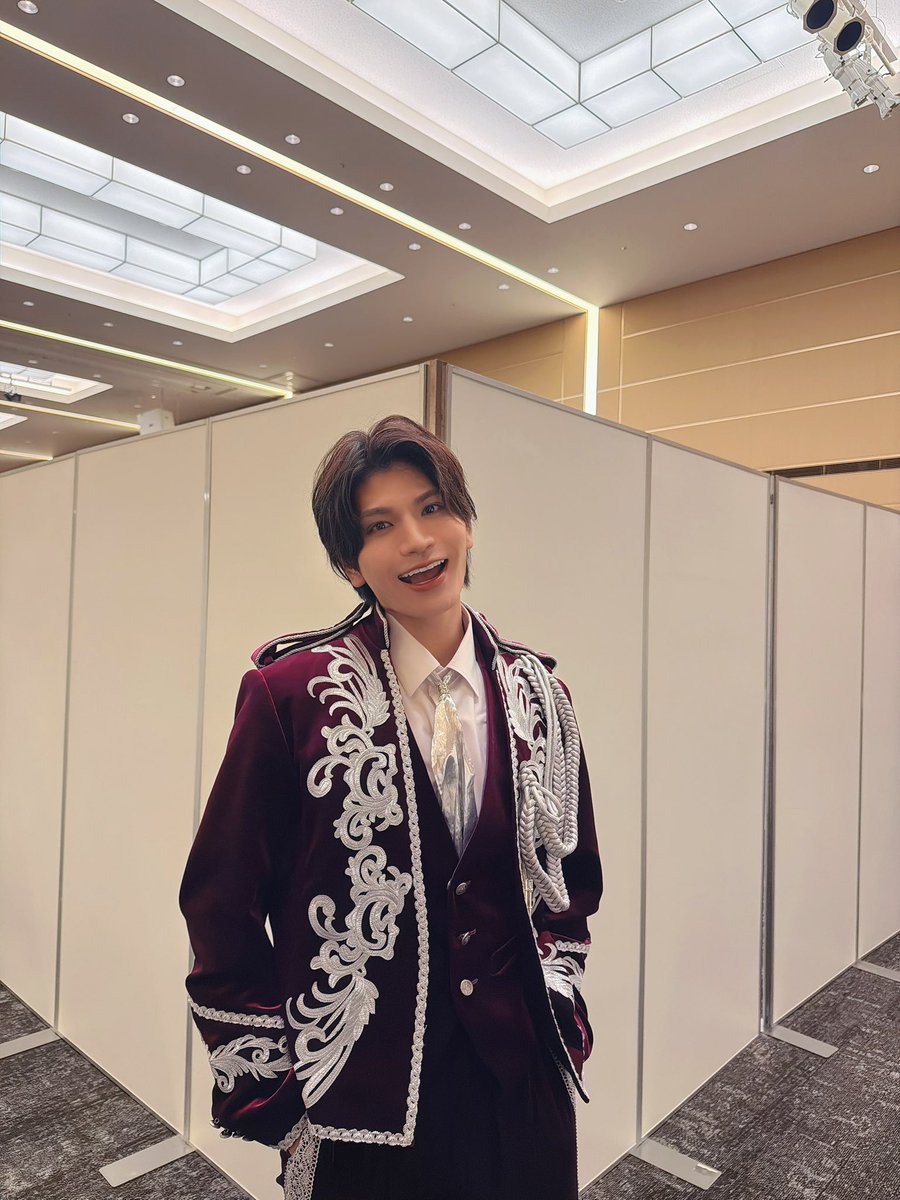 wataru_matsuri's tweet photo. 筋肉痛で朝起きるのが
いつつつつ、どっこいしょ👴
だったわたるです。🐢

昨日は個別特典会ありがとうございました。
たくさんの笑顔を間近に感じることができ、
日頃の想いを伝えてくださったりと
とてもありがたい時間になりました。

今回ご参加が難しかった方も、リリースイベントやツアーなどで繋ぎ止め？🤔
次回の開催を楽しみにお待ちいただけたら嬉しく思います。
ちなみにB4ND(ワタルーランド🌏🐢)は自撮りなど毎日更新しています📸
⬇️
https://t.co/3ZDRAcbEXR

そして、
11/26は僕の初の生誕祭👶🏻が
📍玉川せせらぎホールで開催となります。
応募がFC加入の方限定になってしまいますので、よかったらこれを機に日々更新されるメンバーブログなどなども楽しめるFCに加入してみてください☺️

https://t.co/KdQz9XBa8y