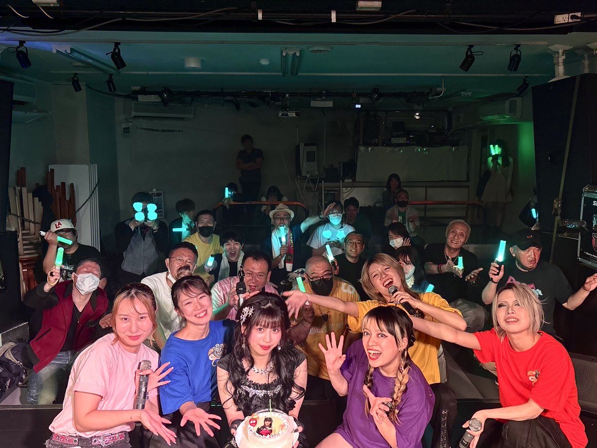CODE_20251012's tweet photo. 📼⋆.09.26

coa Birthday Live 2026 - Rêve de Gemme -

沢山のお祝いありがとうございました🎉🎂

出演していただいた
漆黒ノ協奏曲〜コンチェルト〜様
燃えこれ学園様
THE POWER様
ありがとうございました❗️ https://t.co/Xqtr4rQ3f7