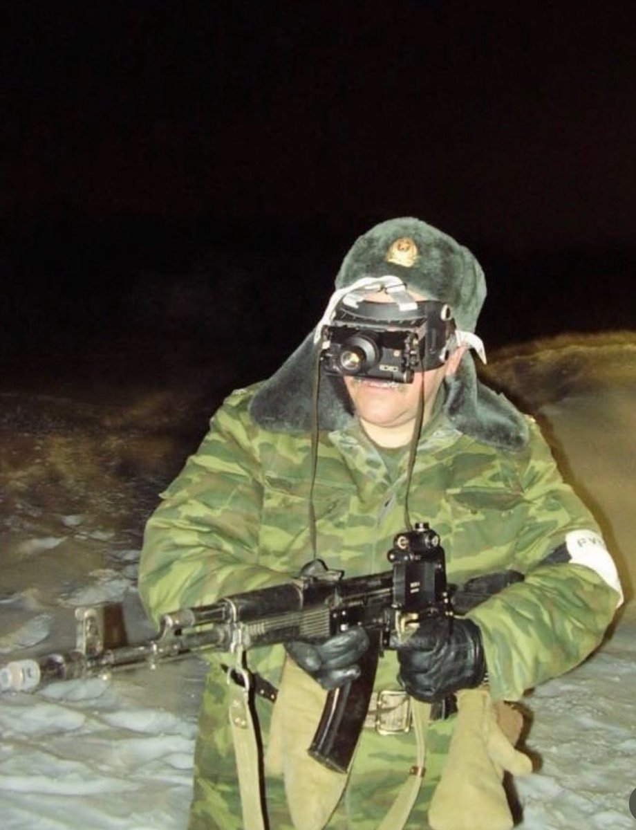 WeaponsVault's tweet photo. Russian Soldier with the NPK-1 "Kanadit" night vision system https://t.co/HU4n3MJ3eE