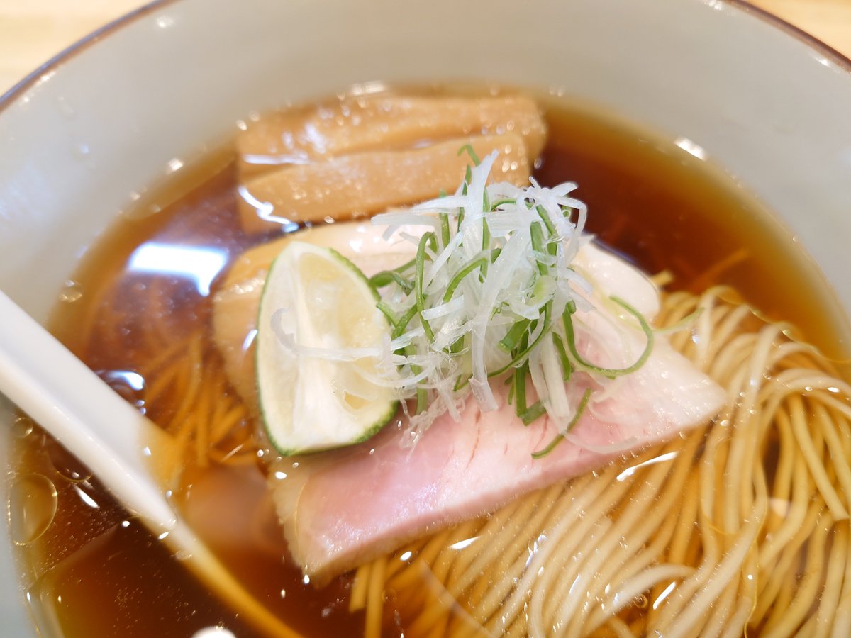 k8a2i8's tweet photo. 2026.09.27
龍ノ谷🐉　
《数量限定》
鰹と��布と鶏中華蕎麦(生醤油のみ)
〜本枯れ節、北海道羅臼昆布、大山鶏〜
 ※酢橘サービス、中沢製麺特製麺

龍ノ谷らしい最高の一杯🤤
完飲完食ごちそうさまでした🙏
開店5周年おめでとうございます㊗️ https://t.co/CZB1PNNqDF