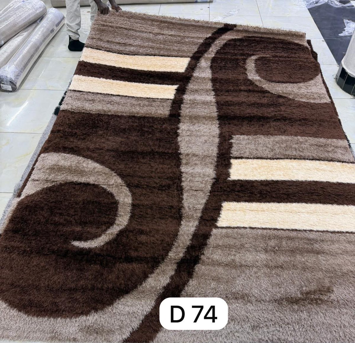 HseholdsItems's tweet photo. Shaggy Carpet, size 7by10 @14800/=.
#carpet 
📞  0721902040 https://t.co/PUNdgtzHnX