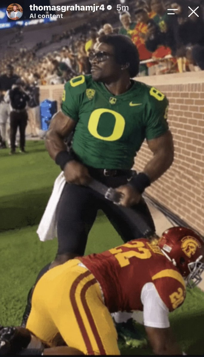 theconnectsport's tweet photo. Oregon Duck alum Thomas Graham sends a message to USC fans after they trolled him in a post where he said if California kids want to win and go to Oregon 👀 https://t.co/VVZF34m5Tz