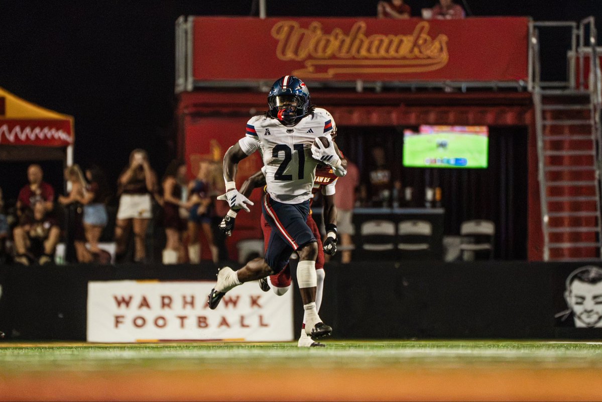 FAUFootball's tweet photo. WWWWW https://t.co/Ai8bpuprRm