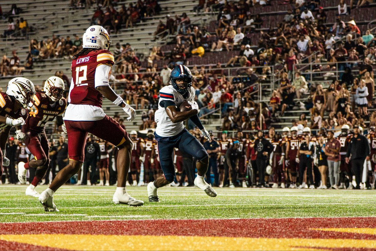 FAUFootball's tweet photo. WWWWW https://t.co/Ai8bpuprRm