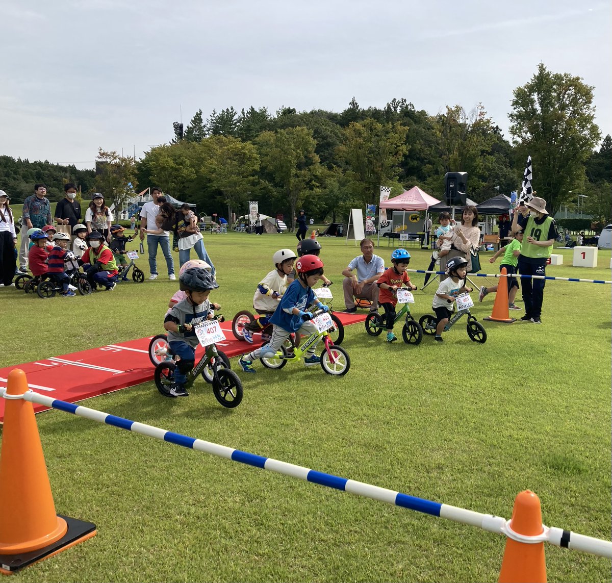rapika_pvk's tweet photo. ラピカキッズキックバイクフェスティバル2026🚲
全レース終了しました‼️ご参加いただいた皆さま、ありがとうございました✨
キッズまつりは15時まで開催中です🎵
ぜひ源土運動広場に遊びに来てください😊 https://t.co/Z2yoIpE3Xu
