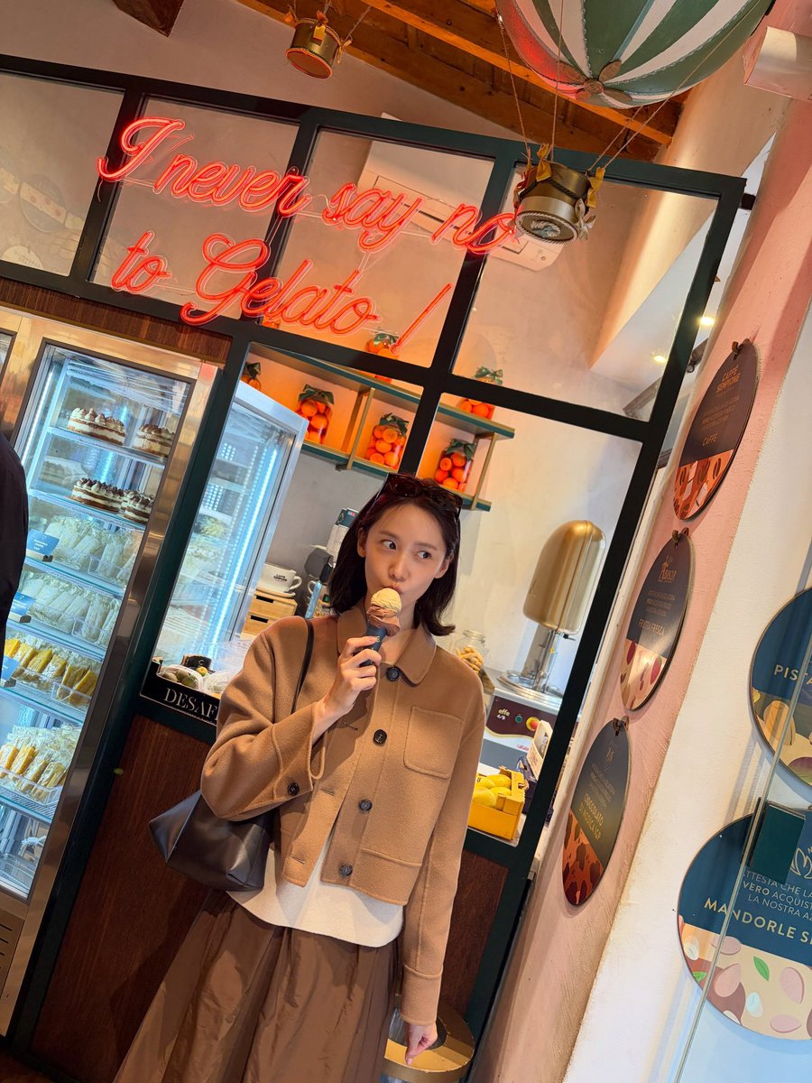 ordinarynojaem's tweet photo. YoonA in Milan❤️ https://t.co/fkfOF4izhO