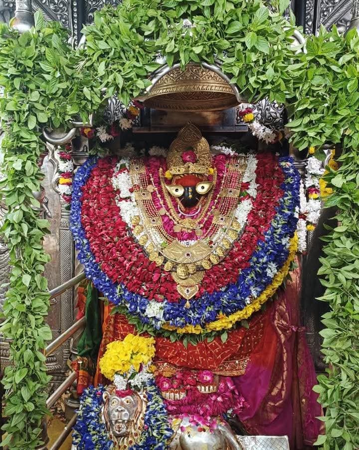 singhRN3's tweet photo. जय माँ विन्धवासिनी माँ🚩💐🌹🙏 https://t.co/VzEPawFBBI