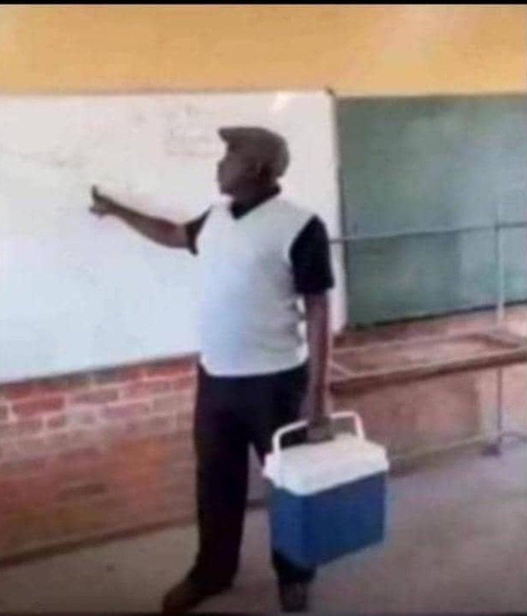 handisirin's tweet photo. " kumba kwaita emergency Homework munonopihwa na madam vemu  4 Red" https://t.co/8d0ON5JmTt