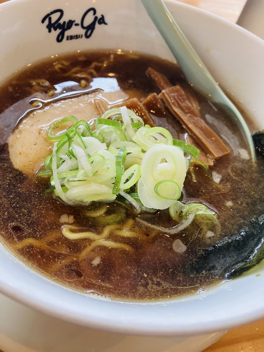 pukasin's tweet photo. 今日も凌駕EBISUさんでクラシック煮干し醤油ラーメンを( ´ ▽ ` )ごちそうさまでした。 https://t.co/PxzDemVVrI