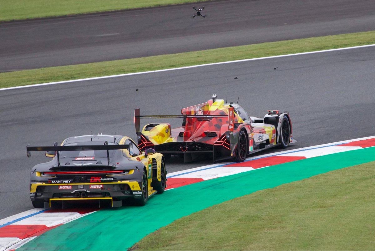 takeru_bianchi's tweet photo. さっき目の前でスピンしてたけど、あちゃー…
#6HFUJI #WECjp #WEC #富士スピードウェイ https://t.co/AQ0hbwv7tS