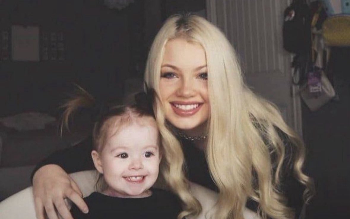 annamlulis's tweet photo. Meet Maddie. She got pregnant with baby Everly when she was 14 and was pressured to abort.

After seeing her daughter on the ultrasound screen, she refused.

Now, Everly is celebrating 3 years of life. https://t.co/2V6t7TqW4k