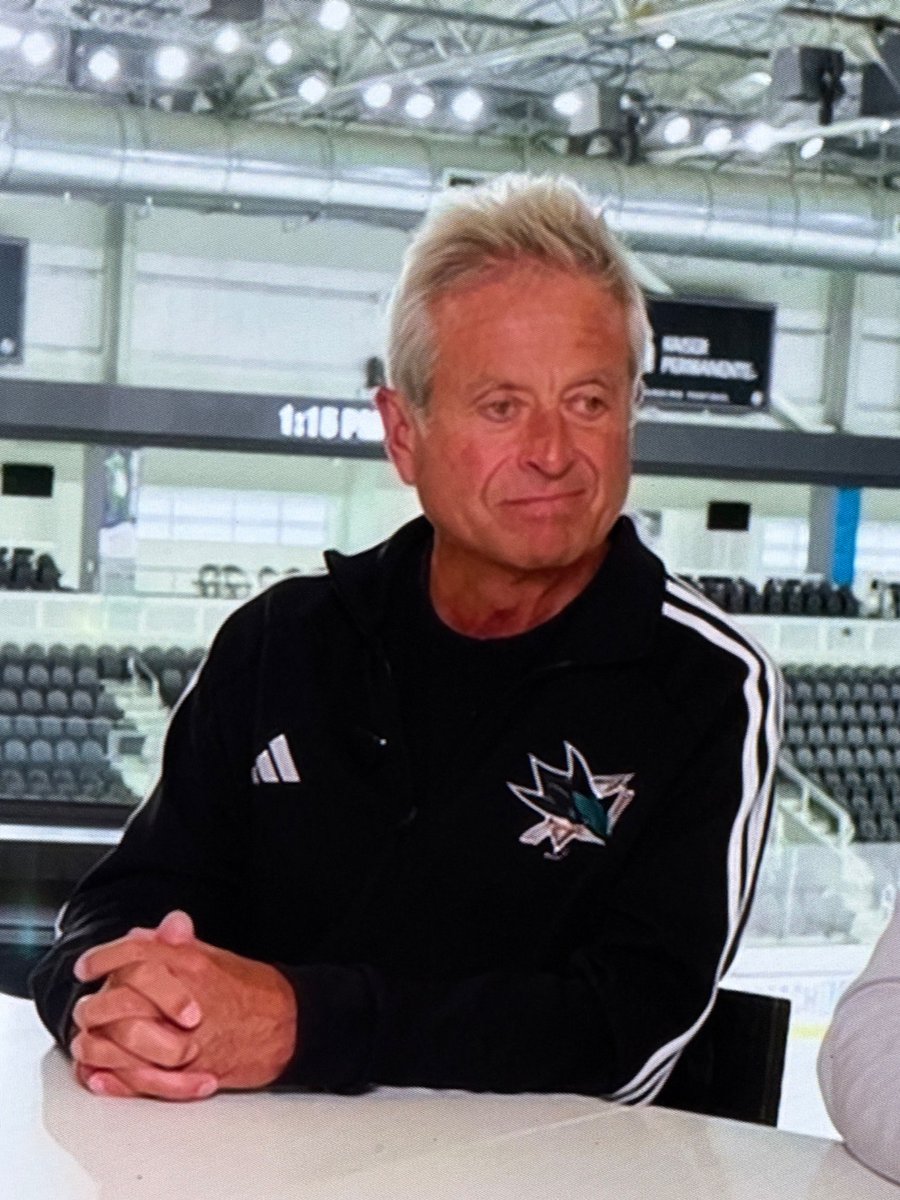 SharksFan1991's tweet photo. I’m taking pictures of Randy and Drew on my tv again and all is right with the world. Hockey is back! #turnitallteal https://t.co/dt8DNa5szE
