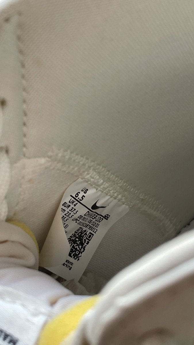 elxylova's tweet photo. PRELOVED 

Nike Blazer Mid Lemon Leopard
uk 37.5
like new bgtt baru kepake 2x 
minus box nya robek dikit *pict 3
harga nya di dm yaa🥹🥹🥹🥹 https://t.co/3VMqBl668N