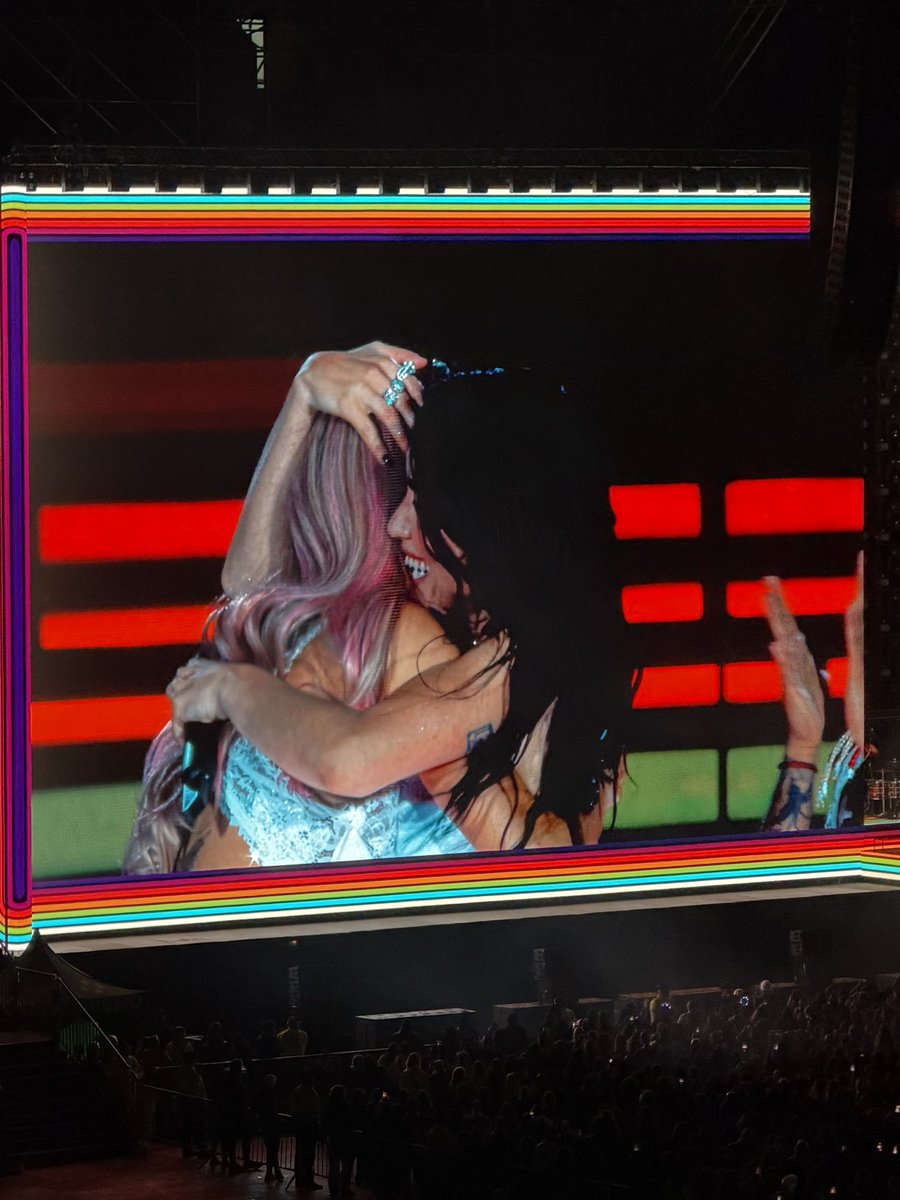 4evertini_'s tweet photo. abrazo de millones https://t.co/n6uv0EqgnF