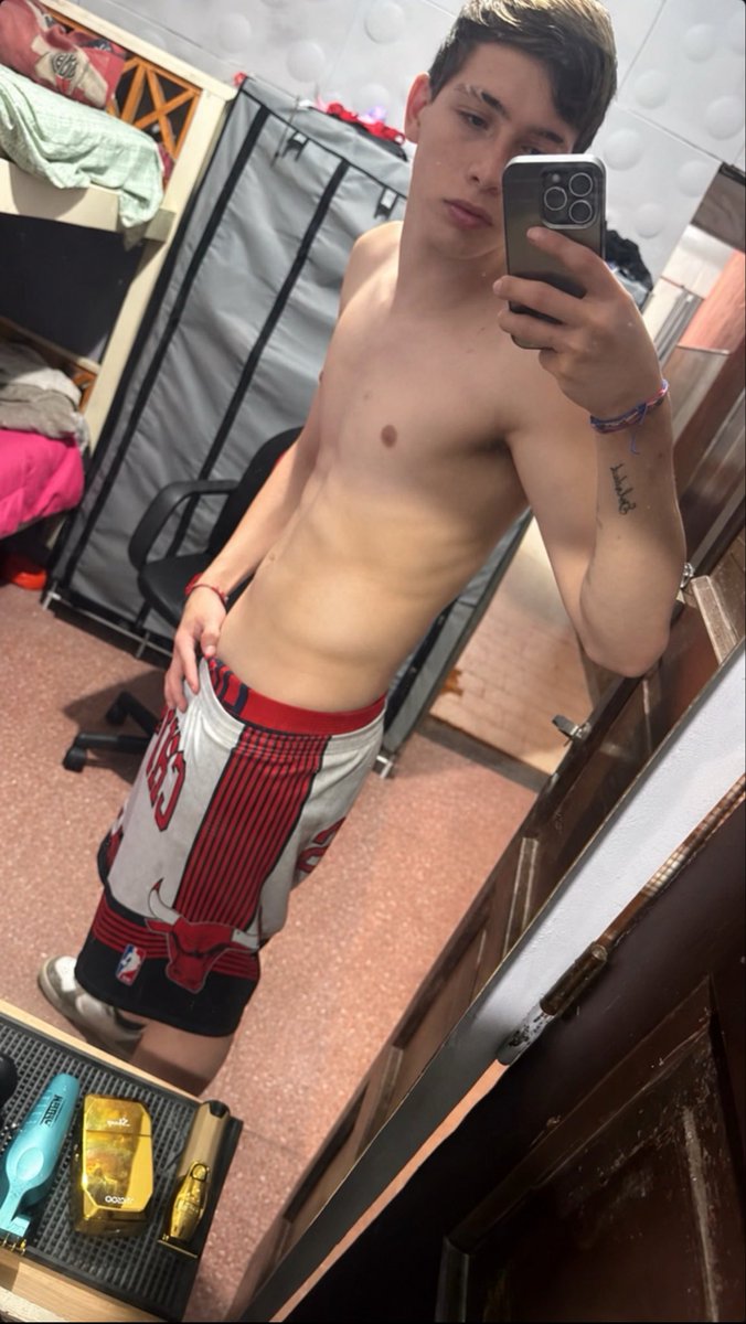 AngelAlexxxis's tweet photo. Y si te doy las buenas noches ? 😏 https://t.co/aaqnbXo6yl