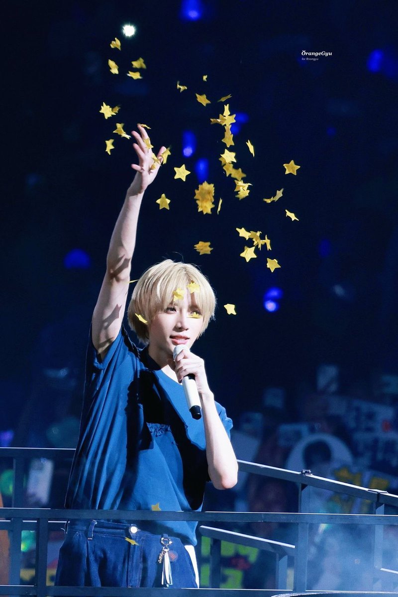 yoonchocooo's tweet photo. 컨페티 속에 밤멍이 ⁺˚♪·˚:· .❤︎ https://t.co/TlPBYhIBQt