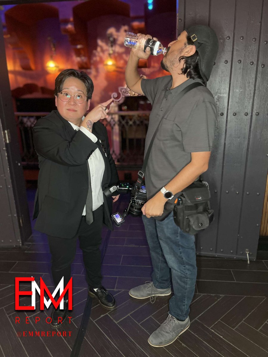 thekristelpenn's tweet photo. Me to @jays_playhouse: JAYYYYY!  DRINK WATERRRRRR! #QueerProm

📷: @emmreport https://t.co/kpSDDcZoUs