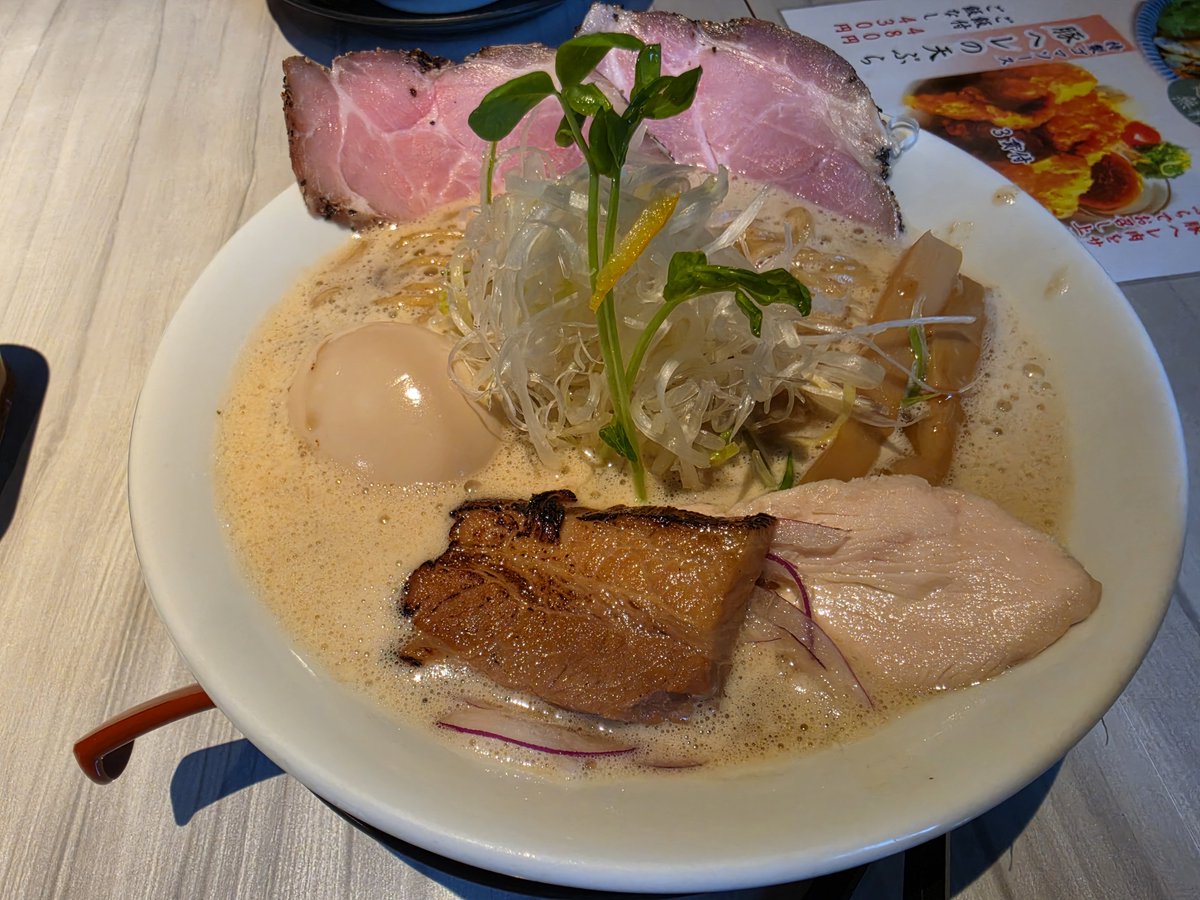 YTfamiliaris's tweet photo. 意識高い系ラーメン https://t.co/HopiQpBNmq