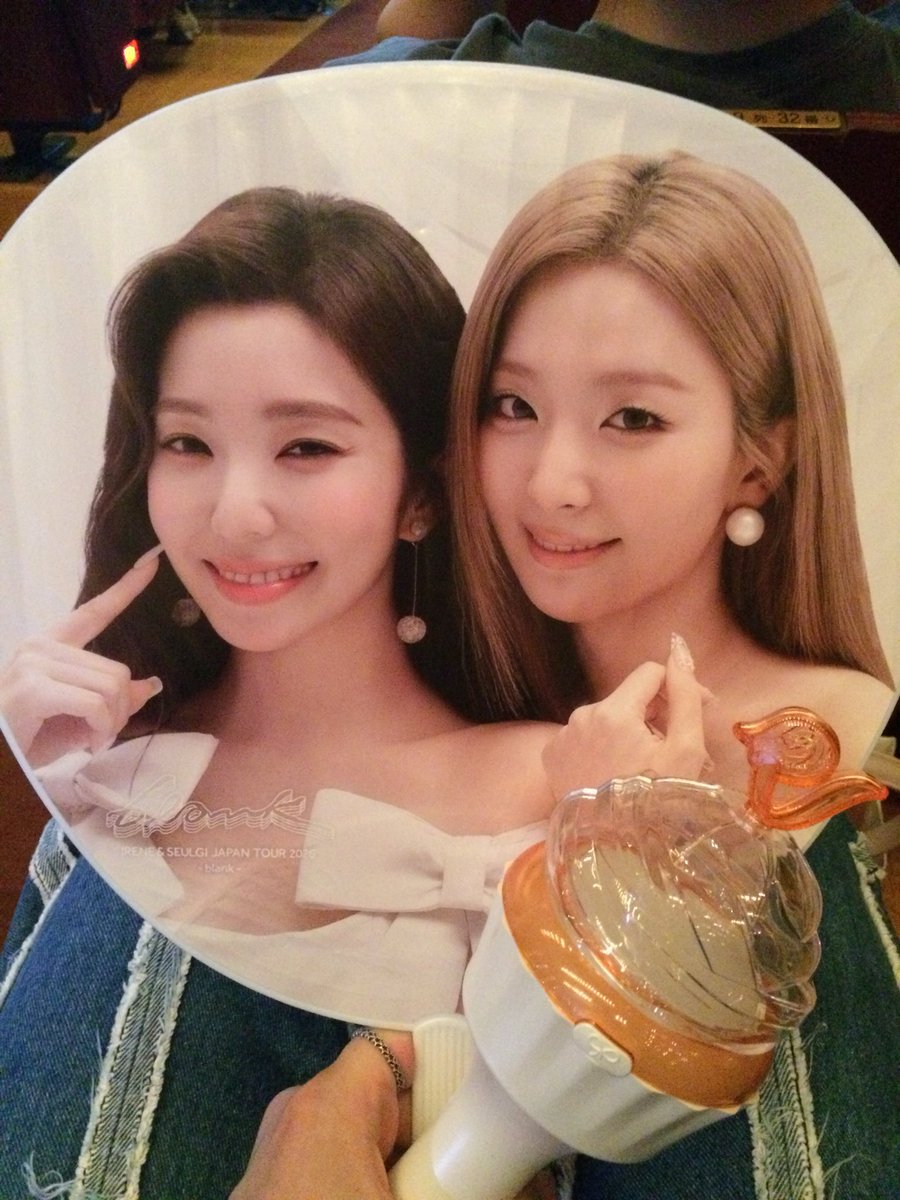yxremm__'s tweet photo. 260921 IRENE &amp; SEULGI JAPAN TOUR 2026 -blank- Kobe

"고베야호〜✌🏻" https://t.co/ed2Vt8LMtx