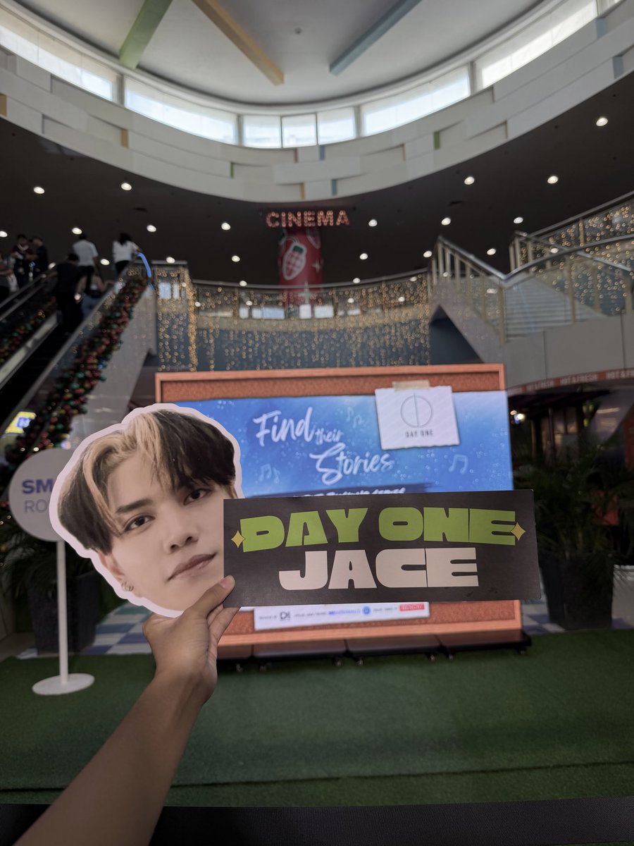 teamjaceofc's tweet photo. [🗞️] #JACE_NEWS

We are now here at SM Rosales for Day One’s busking series.

Get your own Day One banner now here at The Atrium, Ground Level! ♠️

DAYONE SM ROSALES STORIES
#DAYONEFindTheirStories
#DAYONEOfficial #DAYONE_JACE https://t.co/koLGcG54F5