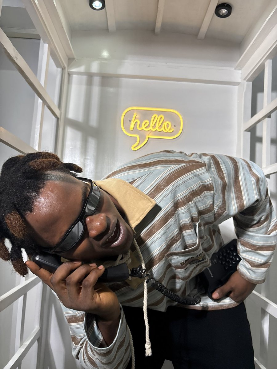 Dammyywave's tweet photo. Hello ☎️
New sound tomorrow ⚡️🆕🚀🚀 https://t.co/32oH5Fv2Gc
