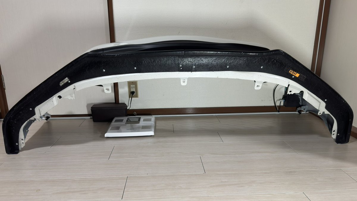 Zex4_'s tweet photo. 直接引き取り限定
本物の純正US後期バンパーになります。
車両売却の為売ります。
10万円
��:K1X
状態は１つだけ飛び石の傷があります。
詳細はDMいただければ送ります！
#パーツ売ります
#zn6 
#売ります https://t.co/vOX3oRzYml