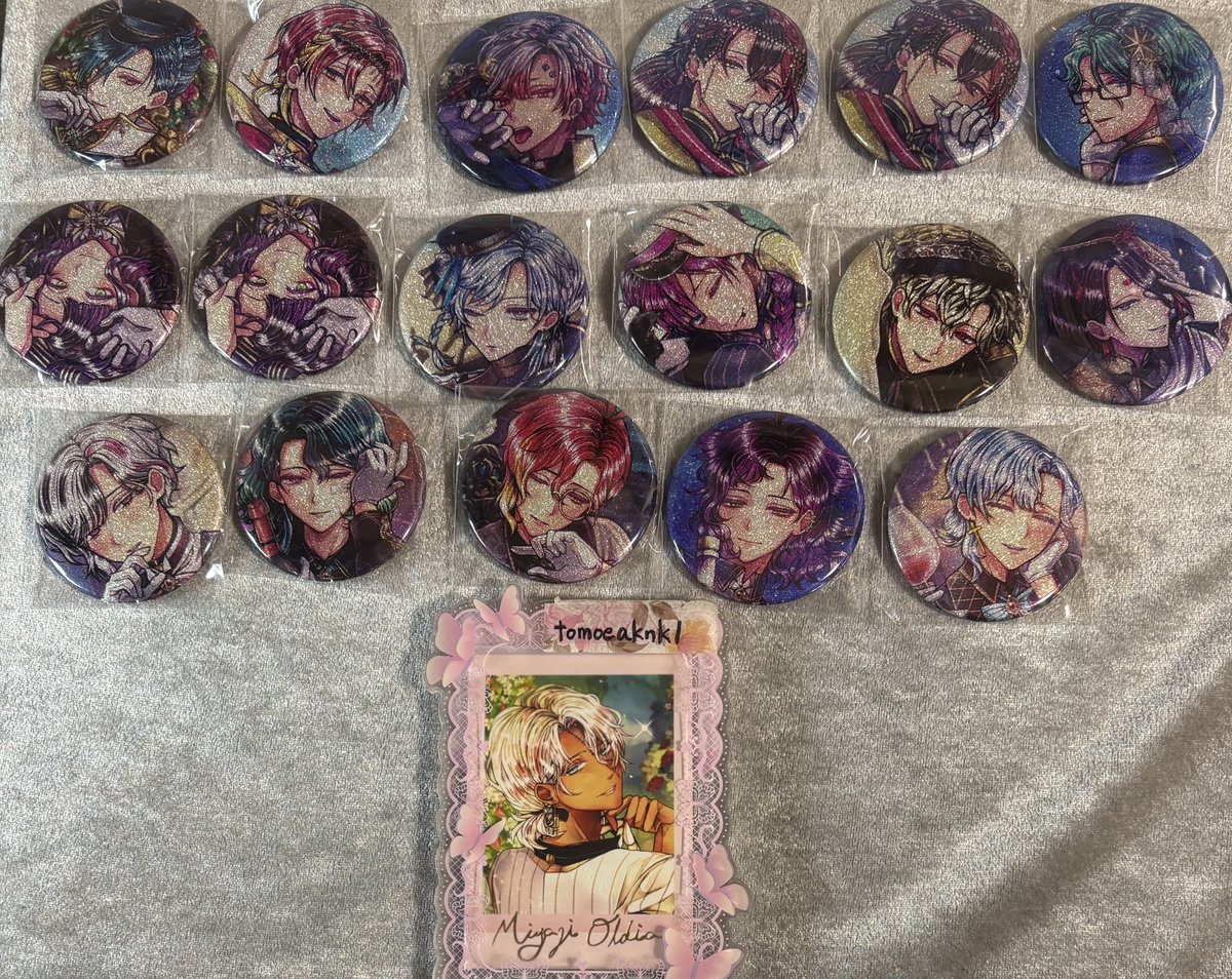 tomoeaknk1's tweet photo. 【交換】あくねこ、悪魔執事と黒い猫、バト缶、バトコレ

譲)ミヤジ以外のもの(写真はRのみ。バトコレバト缶共にNは3枚目一覧をご確認ください

求)同種ミヤジor 一部Nのみ定価+送料

詳細は4枚目、お声がけはツリー最下にお願いします https://t.co/3rmcWMIxXZ