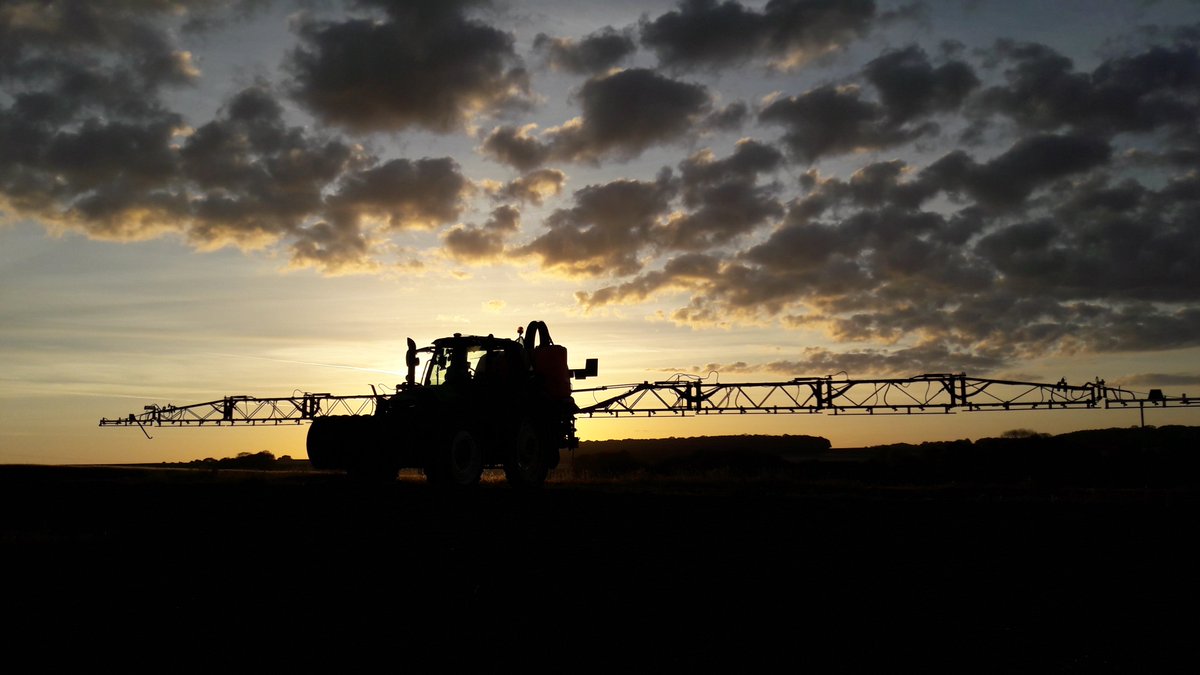 GuyotVincent02's tweet photo. #ilya10ans ,
Que j'explique qu'il faut
#Semer ,
#Nourrir ,
#Protéger ,
pour pouvoir
#Récolter .
Et cela quelque soit le mode de production choisi -librement - par l'#Agriculteur. Nous devons, car nous en avons la capacité, le formation pour CHOISIR en non SUBIR.
6/... https://t.co/92ph9oGyzl