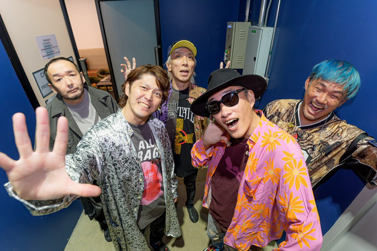 ninkinkinknin's tweet photo. 『 #FLOWNARUTOTHEROCK 』
in Bangkok DAY1 🇹🇭

FLOW SETLIST
1. HARUKA KANATA 
2. Viva★Rock
3. Re:member
4. Yura Yura
5. Hero's Come Back!!
6. Shooting Star
7. Blue Bird (NARUTO SHIBARI Mix ver.)
8. CLOSER
9. Sign (Piano Ballad ver.)
10. Niji No Sora
11. Silhouette
12. Go!!! 
13. GOLD 
14. Karano Kokoro
15. Sign 

FLOW WORLD TOUR 2026 
"NARUTO THE ROCK”

2026.09.26 ✨🤘🏻🔥

#FLOW #FLOW_JAPAN