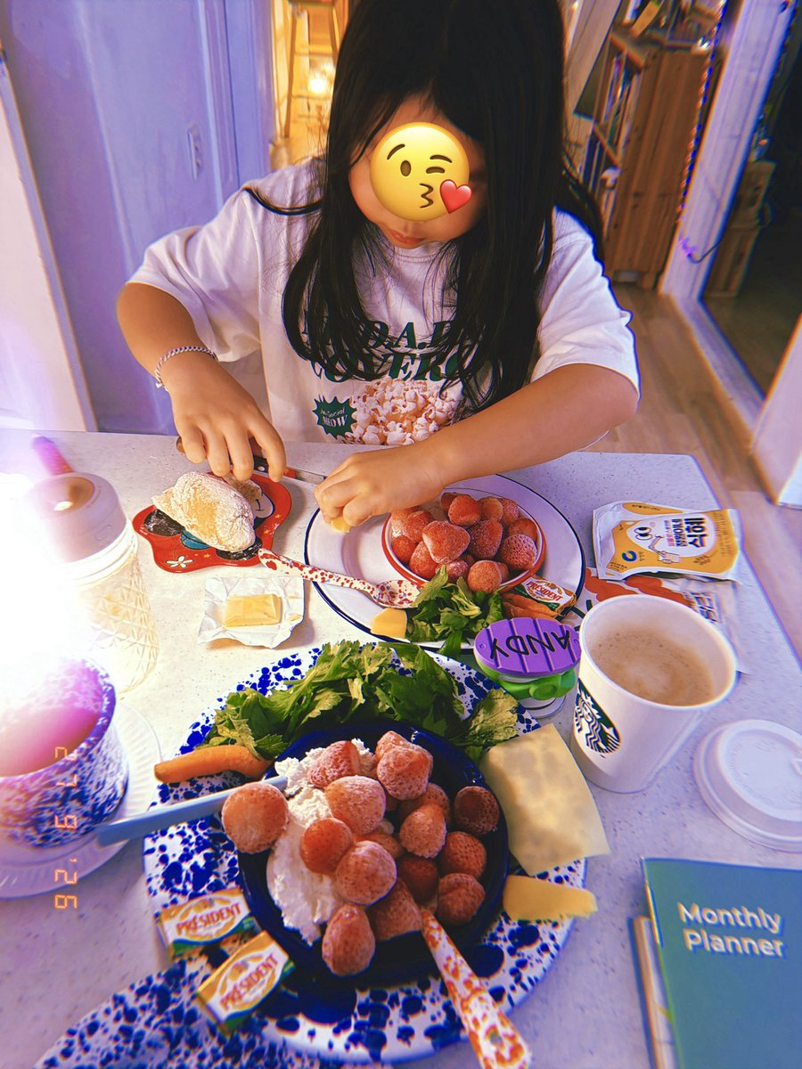 drewstar___'s tweet photo. 딸 엄마 체험하며 #아침기내식 w 초딩 Clare 
#번개Babysitting ☀️26 #Sunday

Sn27Sep2026 #Sep27 ☀️26 #Sunday  #추석연휴와이어진일요일 https://t.co/w7vRQpS4hw