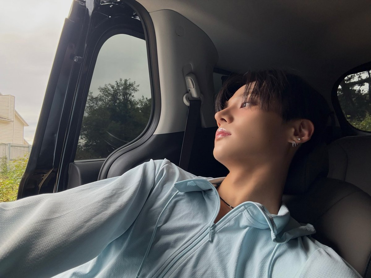 alecxastars's tweet photo. good aftie! >< https://t.co/9vlCenC0mZ